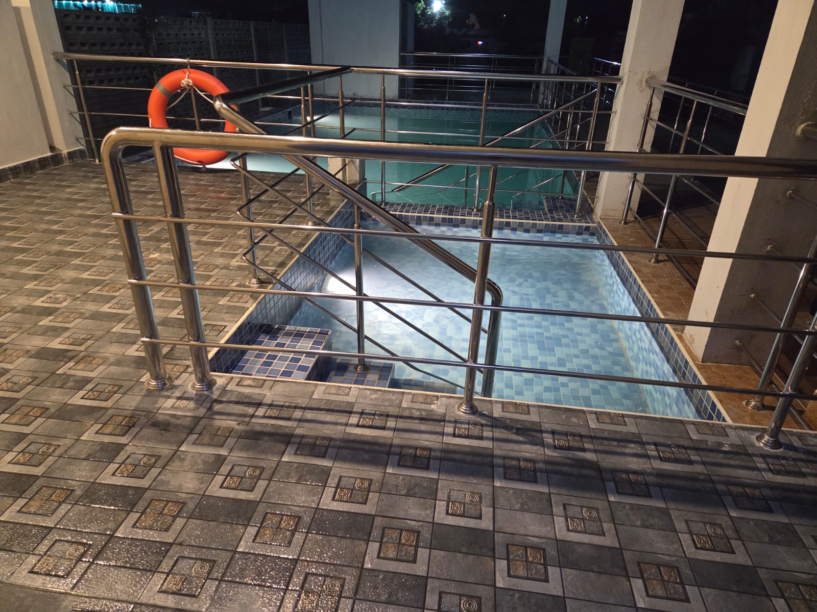Swimming Pool Baby with steps